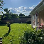 Ello Alice Secret Garden In Δωμάτια σε οικογενειακή κατοικία Pau