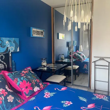 Ello Happiness Place To Be In Pau