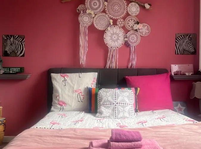 Ello Happiness Place To Be In Pau