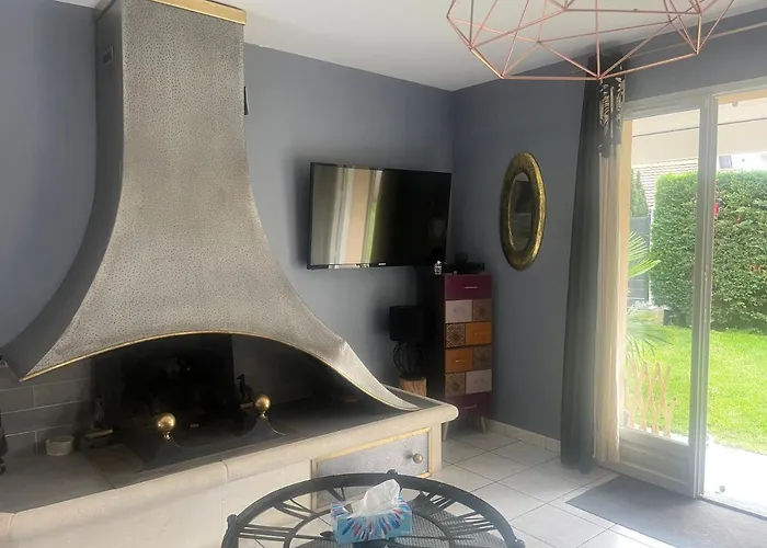 Ello Happiness Place To Be In Pau